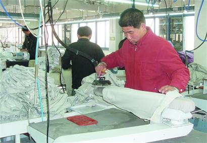 島城紡織、外貿(mào)加工企業(yè)缺工嚴(yán)重 不少工人春節(jié)后還返鄉(xiāng)不歸 春節(jié)前后企業(yè)招工最頭疼